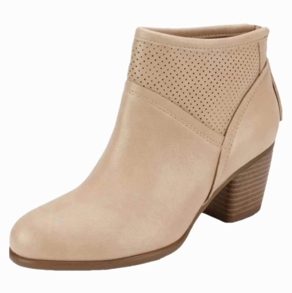 White Mountain Shoes - White Mountain Tan Ankle Booties with Textured Collar